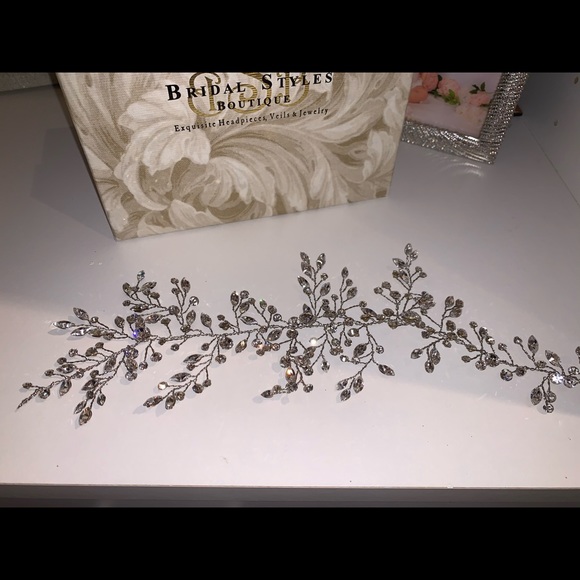 Swarovski crystal vine headpiece - Picture 7 of 16